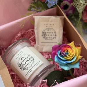 LUXURY CANDLE & RAINBOW ROSE GIFT SET