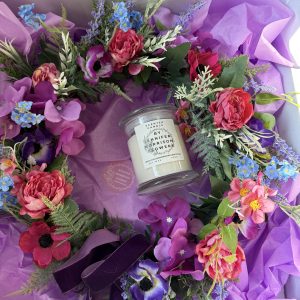 LUXURY DOOR WREATH & CANDLE GIFT BOX